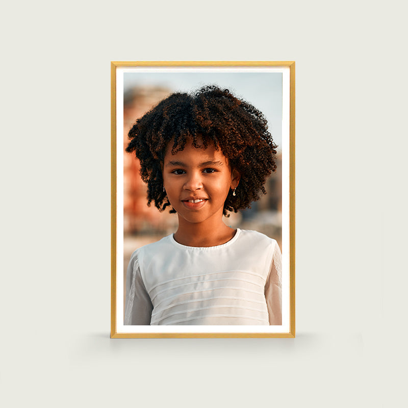 Pinpin 2.0 Aluminum Digital  Frame – Sleek Golden Style