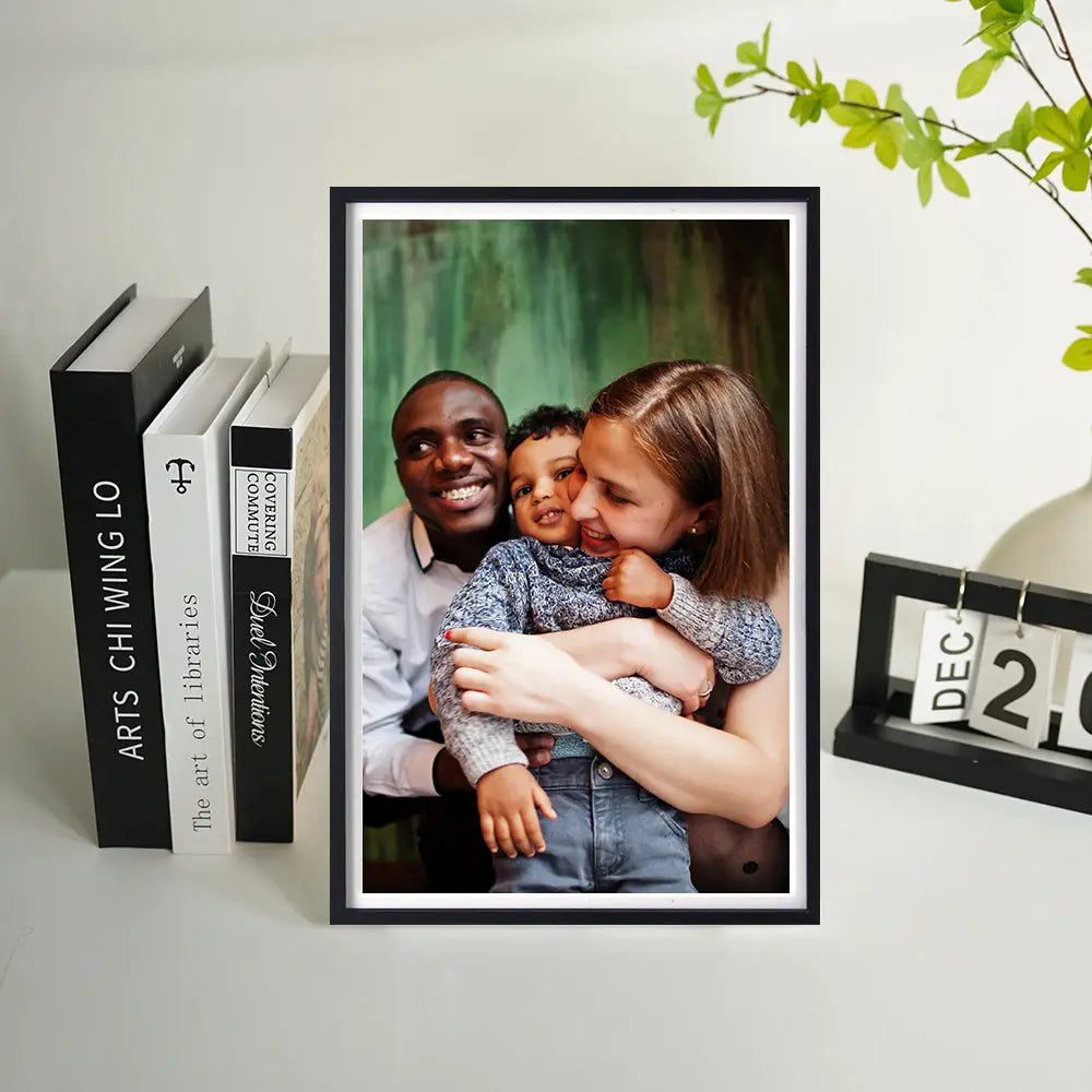 Pinpin Black Aluminum WiFi Digital Frame - Smart Photo Display PinturaLife