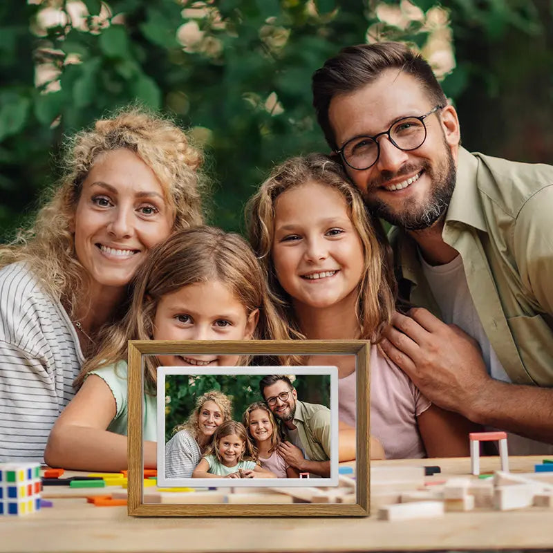 Pinpin Dual-Size Digital Frame - Wood+ WiFi Photo Sharing PinturaLife