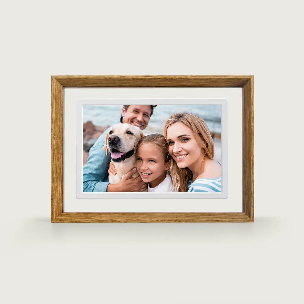 Pinpin Dual-Size Digital Frame - Wood+ WiFi Photo Sharing PinturaLife
