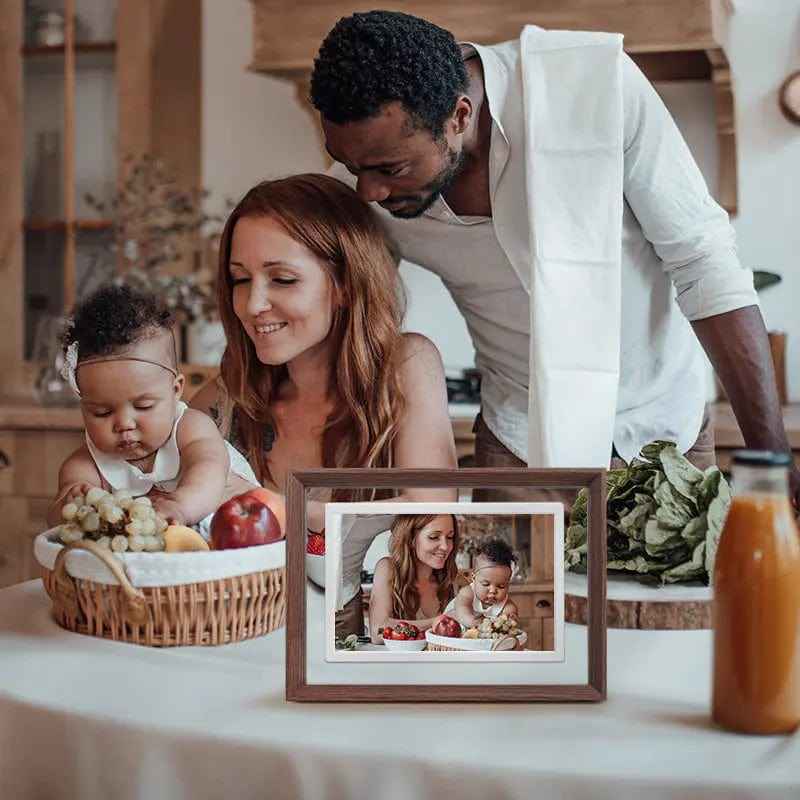 Pinpin 2.0 Wood Digital Frame — Walnut Finish