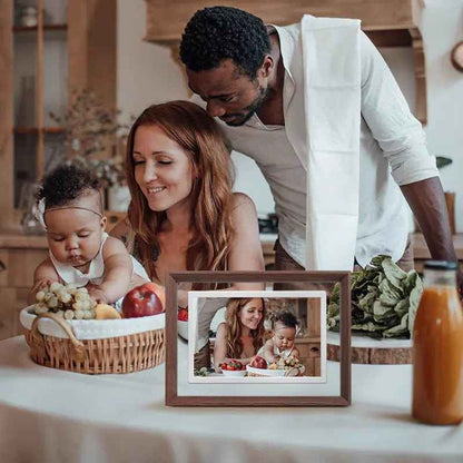 Pinpin 2.0 Wood Digital Frame — Walnut Finish