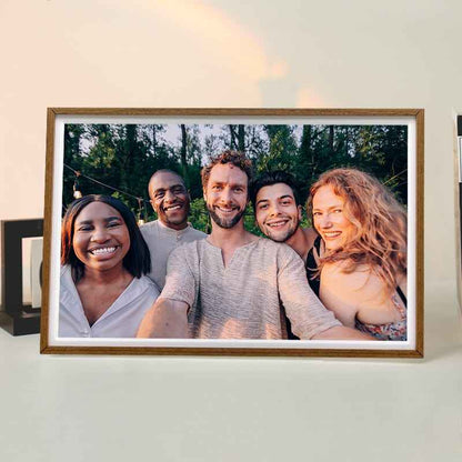 Pinpin 2.0 Aluminum Digital Frame — Wood-Grain Style