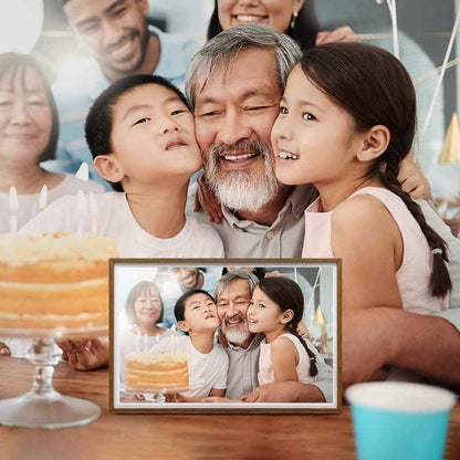 Pinpin 2.0 Aluminum Digital Frame — Wood-Grain Style