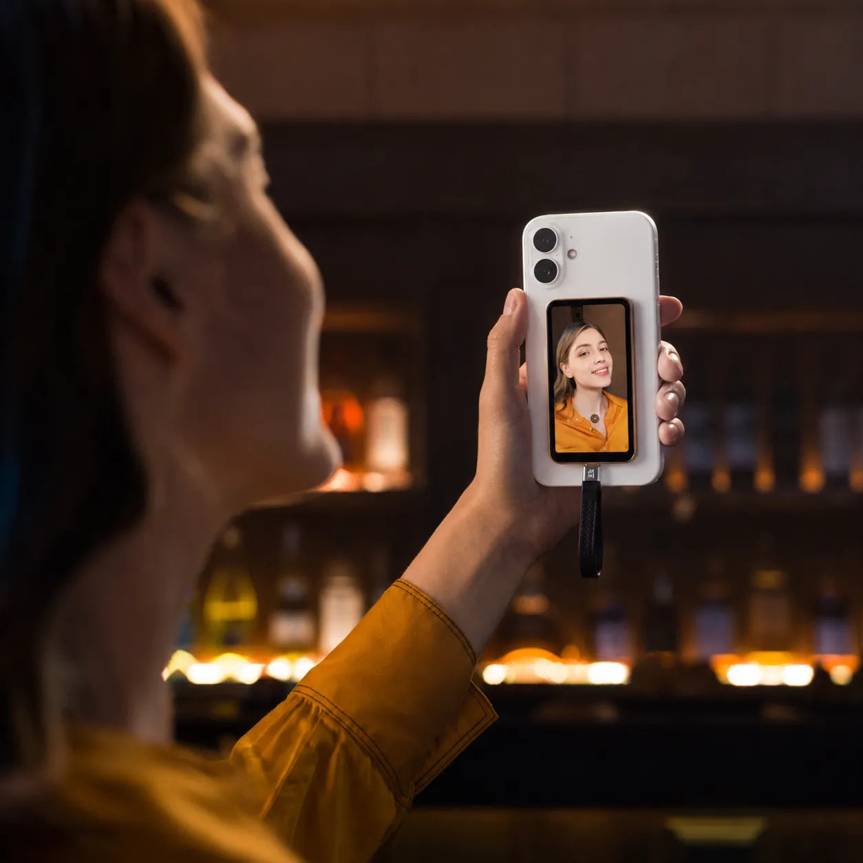 Pintura 4.2" USB-C Wired Selfie Monitor for Phone